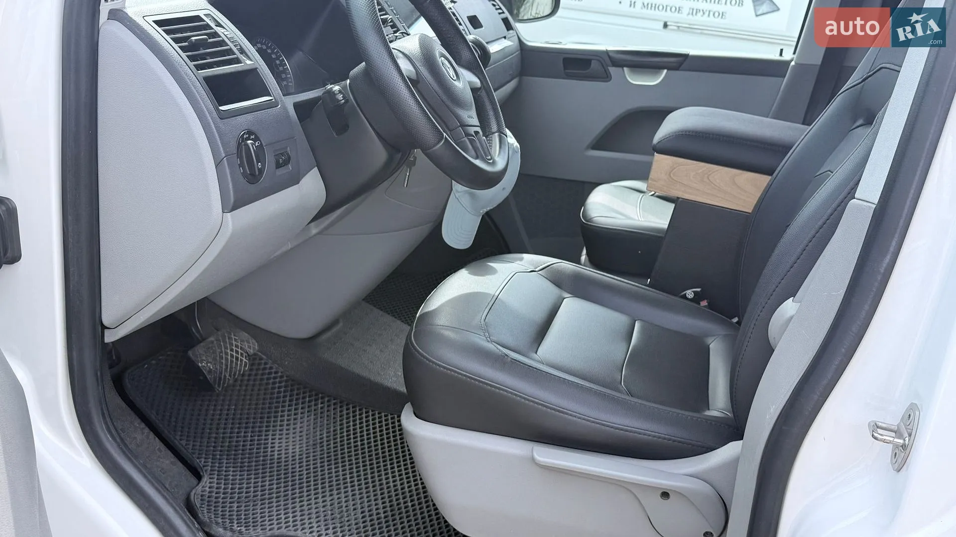 2015 Volkswagen Transporter - мініатюра 32
