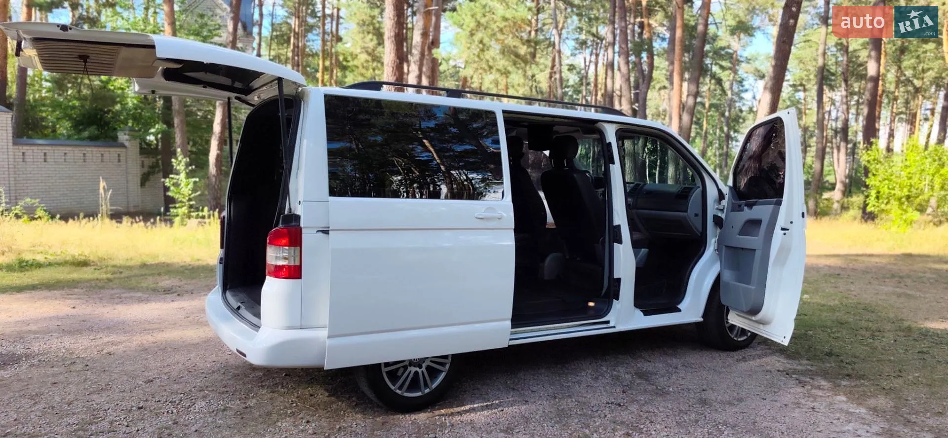 2011 Volkswagen Transporter - мініатюра 21