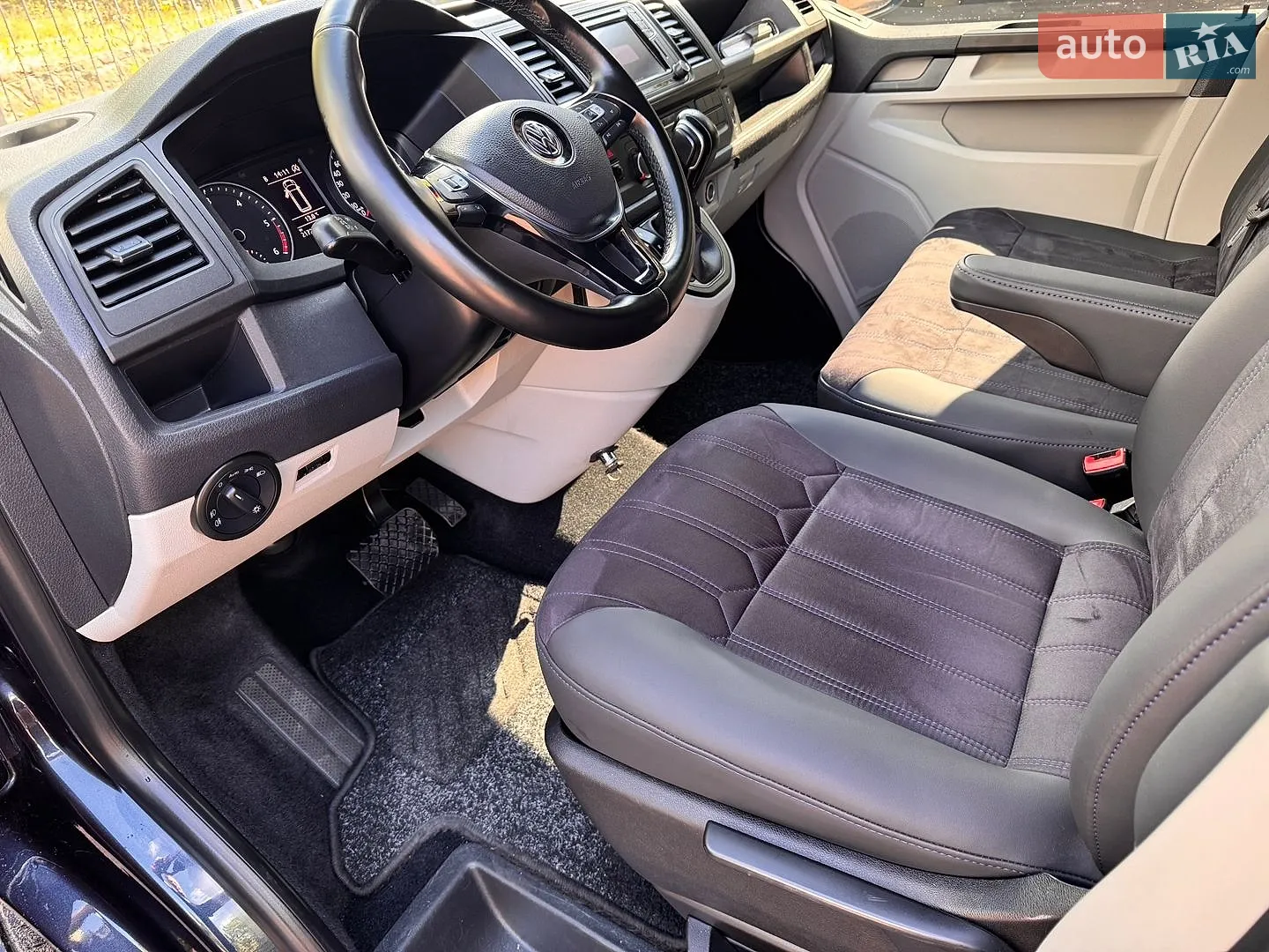 2019 Volkswagen Transporter - мініатюра 24