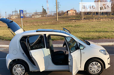 Седан Volkswagen Up 2013 в Ровно