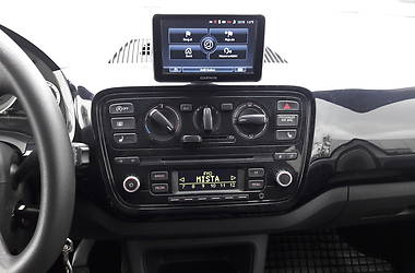 Хетчбек Volkswagen Up 2016 в 