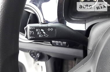 Хетчбек Volkswagen Up 2016 в 