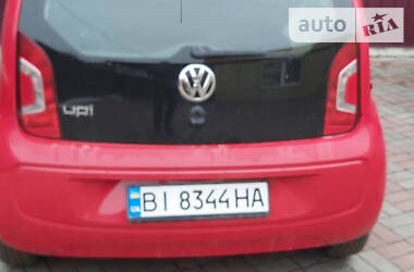Хэтчбек Volkswagen Up 2012 в Пирятине