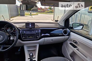 Хэтчбек Volkswagen Up 2014 в Луцке