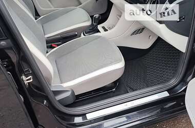 Хэтчбек Volkswagen Up 2014 в 