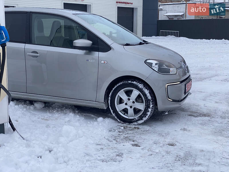 Хетчбек Volkswagen Up 2014 в Житомирі
