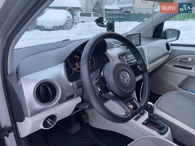 Хетчбек Volkswagen Up 2014 в Житомирі