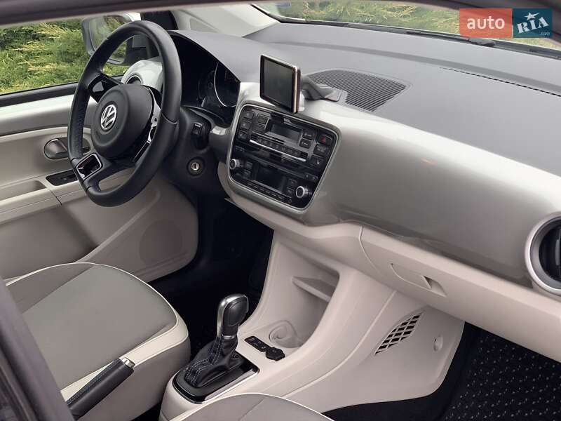 Хетчбек Volkswagen Up 2013 в Городку