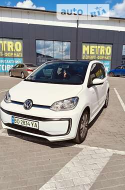 Хетчбек Volkswagen Up 2016 в Тернополі