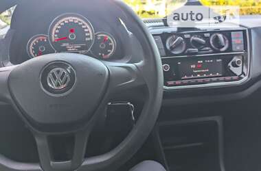 Хетчбек Volkswagen Up 2016 в Львові