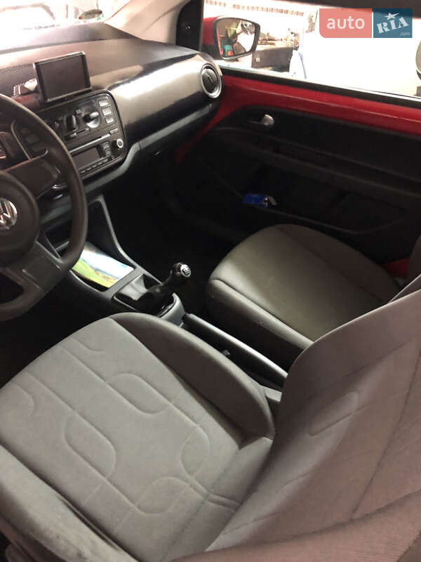 Хэтчбек Volkswagen Up 2012 в Ивано-Франковске фото 2 Хэтчбек Volkswagen Up 2012 в Ивано-Франковске
