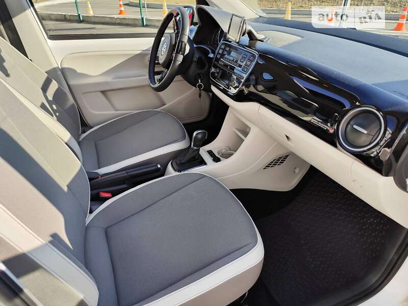 Хэтчбек Volkswagen Up 2014 в Киеве фото 40 Хэтчбек Volkswagen Up 2014 в Киеве