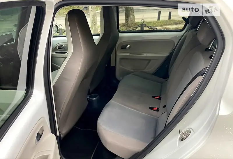 Volkswagen Up 2014