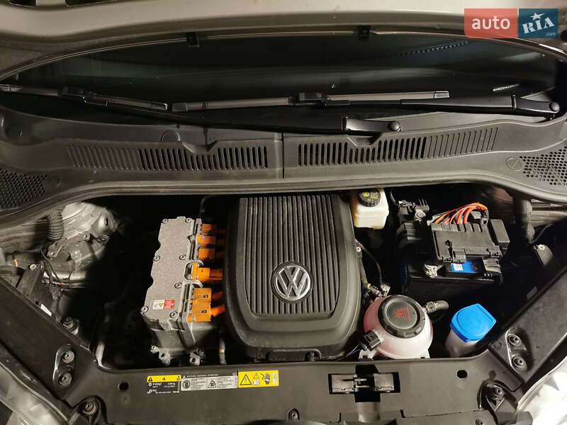 Хетчбек Volkswagen Up 2018 в Тернополі