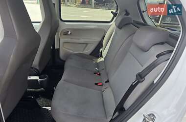 Хэтчбек Volkswagen Up 2015 в 