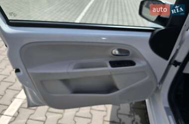 Хэтчбек Volkswagen Up 2015 в 