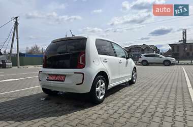 Хэтчбек Volkswagen Up 2015 в 