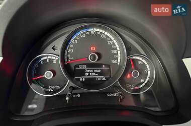 Хэтчбек Volkswagen Up 2014 в 