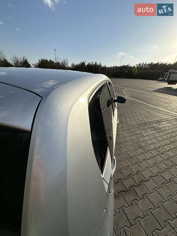 Хэтчбек Volkswagen Up 2014 в Киеве