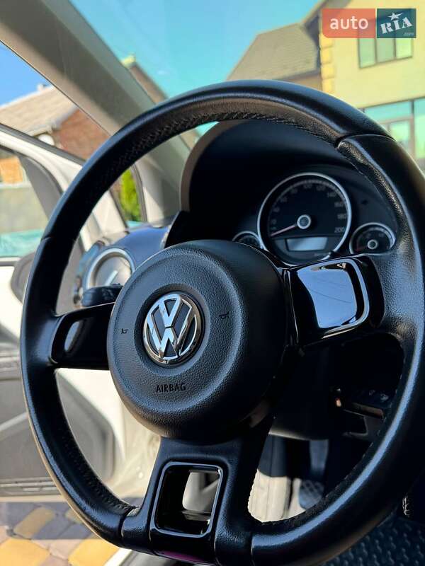 Хэтчбек Volkswagen Up 2013 в Черновцах