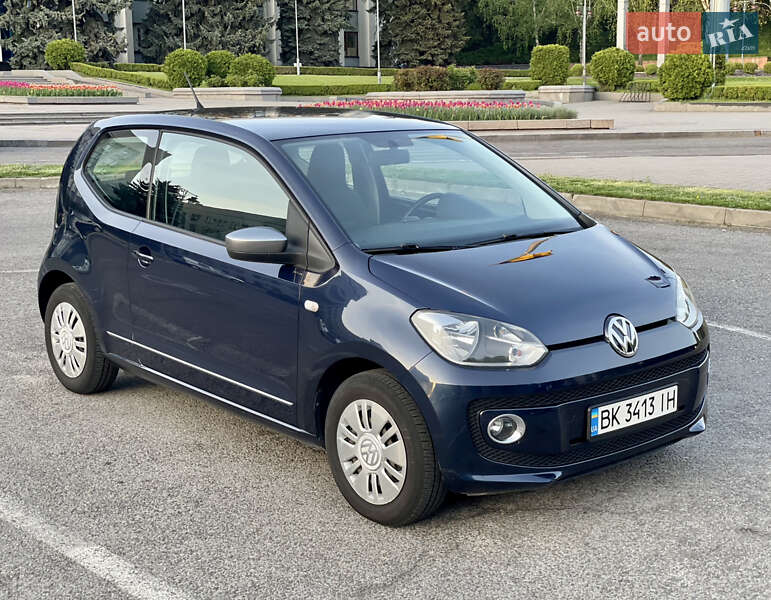 Хетчбек Volkswagen Up 2013 в Рівному