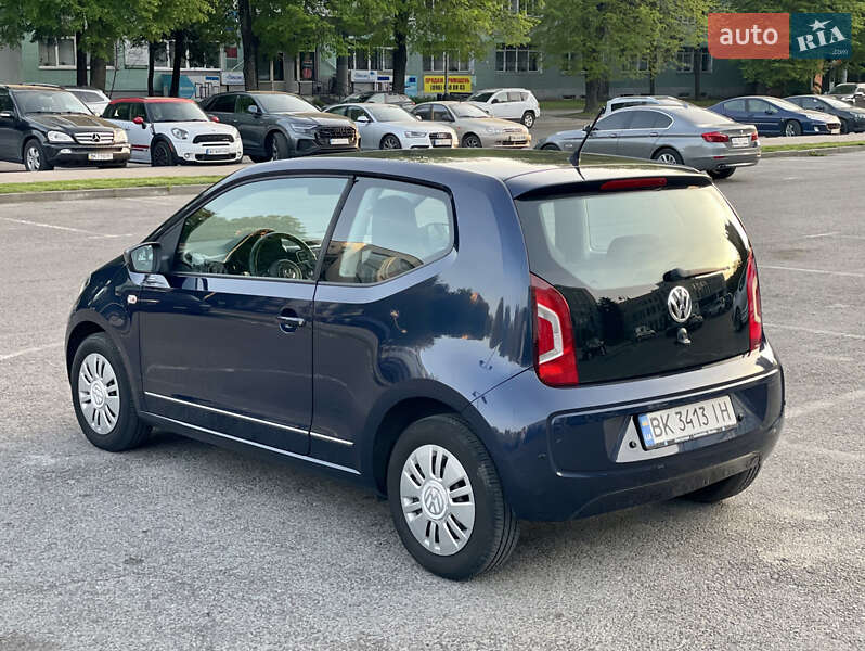 Хетчбек Volkswagen Up 2013 в Рівному