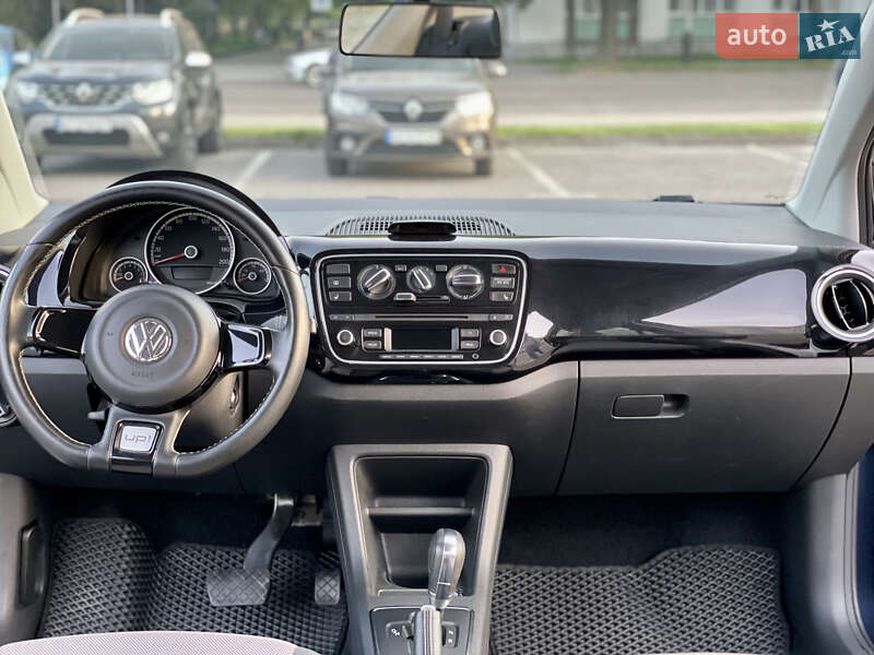 Хетчбек Volkswagen Up 2013 в Рівному