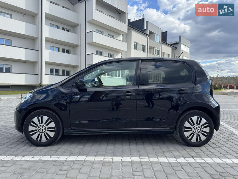 Хэтчбек Volkswagen Up 2017 в Львове