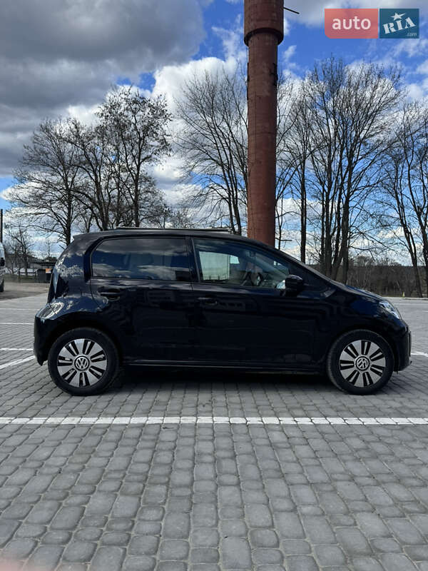 Хэтчбек Volkswagen Up 2017 в Львове