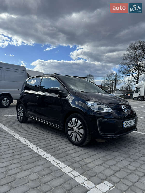 Хэтчбек Volkswagen Up 2017 в Львове