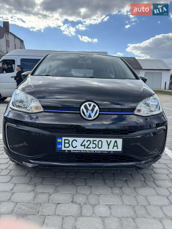 Хэтчбек Volkswagen Up 2017 в Львове