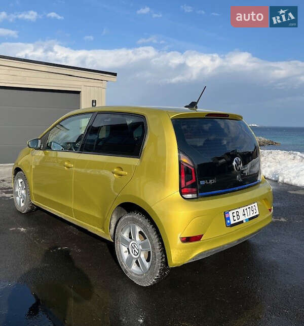 Хэтчбек Volkswagen Up 2020 в Киеве
