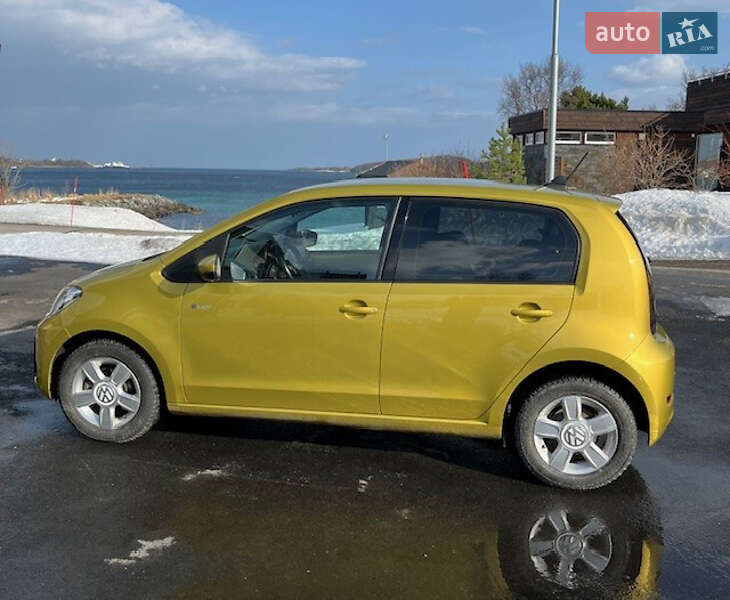 Хэтчбек Volkswagen Up 2020 в Киеве