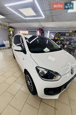 Хэтчбек Volkswagen Up 2012 в 
