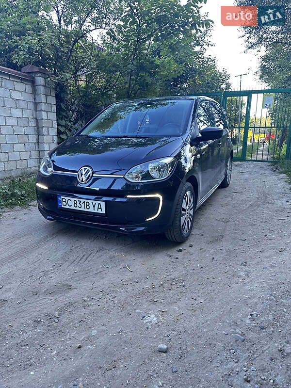 Хетчбек Volkswagen Up 2013 в Львові