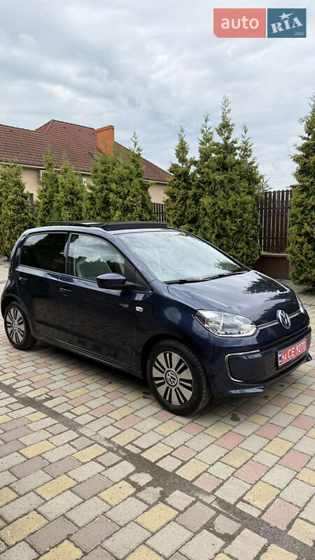 Хэтчбек Volkswagen Up 2013 в Ужгороде