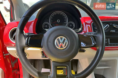 Хэтчбек Volkswagen Up 2012 в 