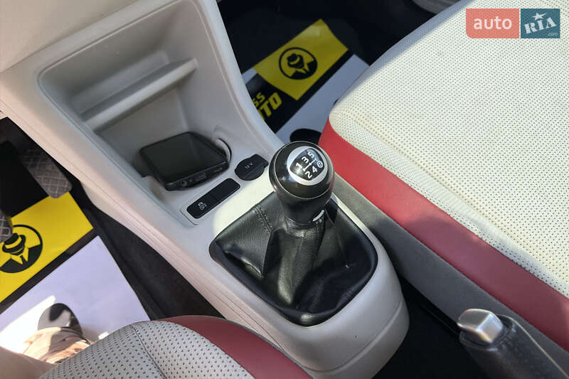 Хэтчбек Volkswagen Up 2012 в Коломые