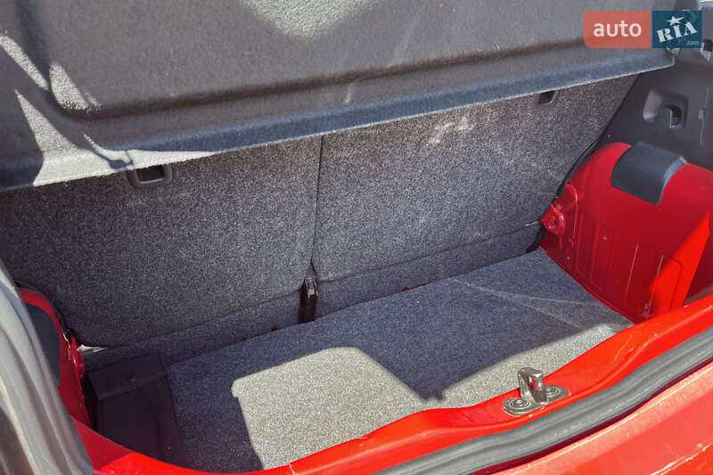 Хэтчбек Volkswagen Up 2012 в Коломые