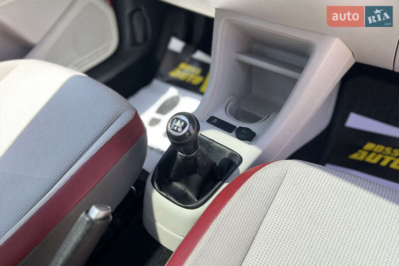 Хэтчбек Volkswagen Up 2012 в Коломые