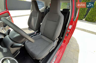 Хэтчбек Volkswagen Up 2011 в 