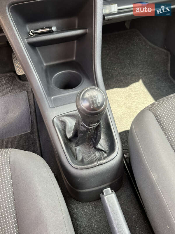 Хэтчбек Volkswagen Up 2011 в Каменец-Подольском