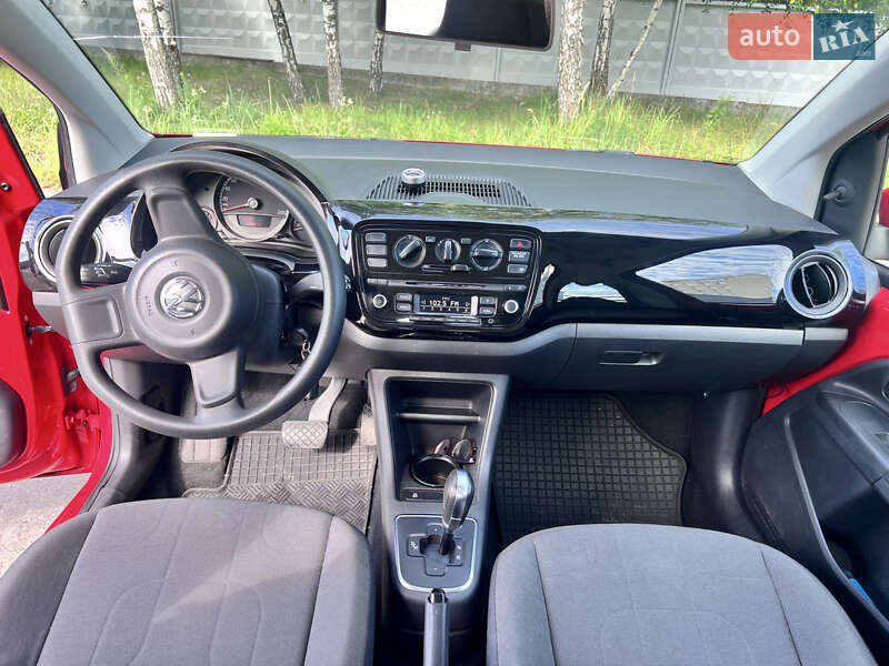 Хетчбек Volkswagen Up 2013 в Києві