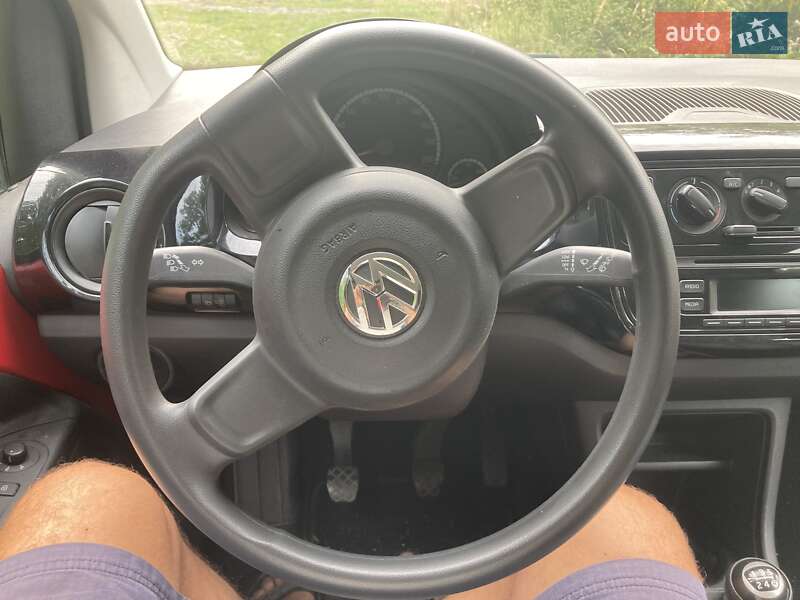 Хэтчбек Volkswagen Up 2013 в Львове