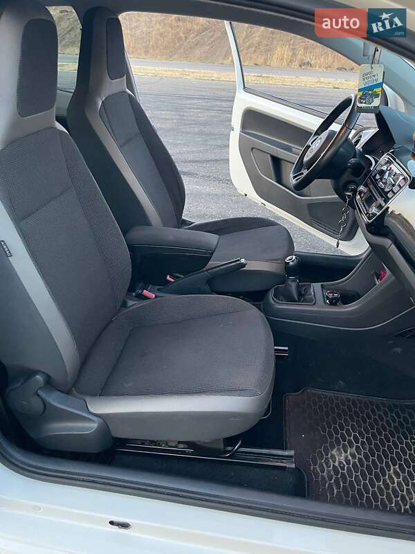 Хетчбек Volkswagen Up 2013 в Одесі