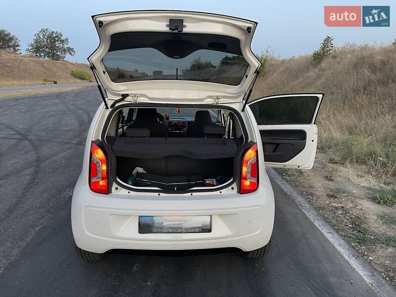 Хетчбек Volkswagen Up 2013 в Одесі