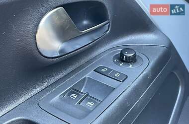 Хетчбек Volkswagen Up 2016 в  фото 27 Хетчбек Volkswagen Up 2016 в