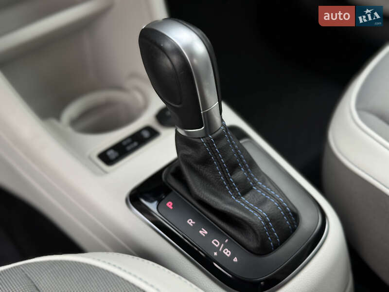 Хэтчбек Volkswagen Up 2015 в Дрогобыче