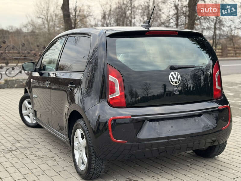 Хэтчбек Volkswagen Up 2015 в Дрогобыче