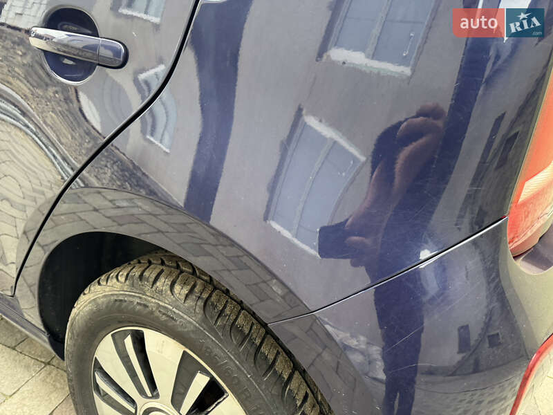 Хетчбек Volkswagen Up 2015 в Тернополі